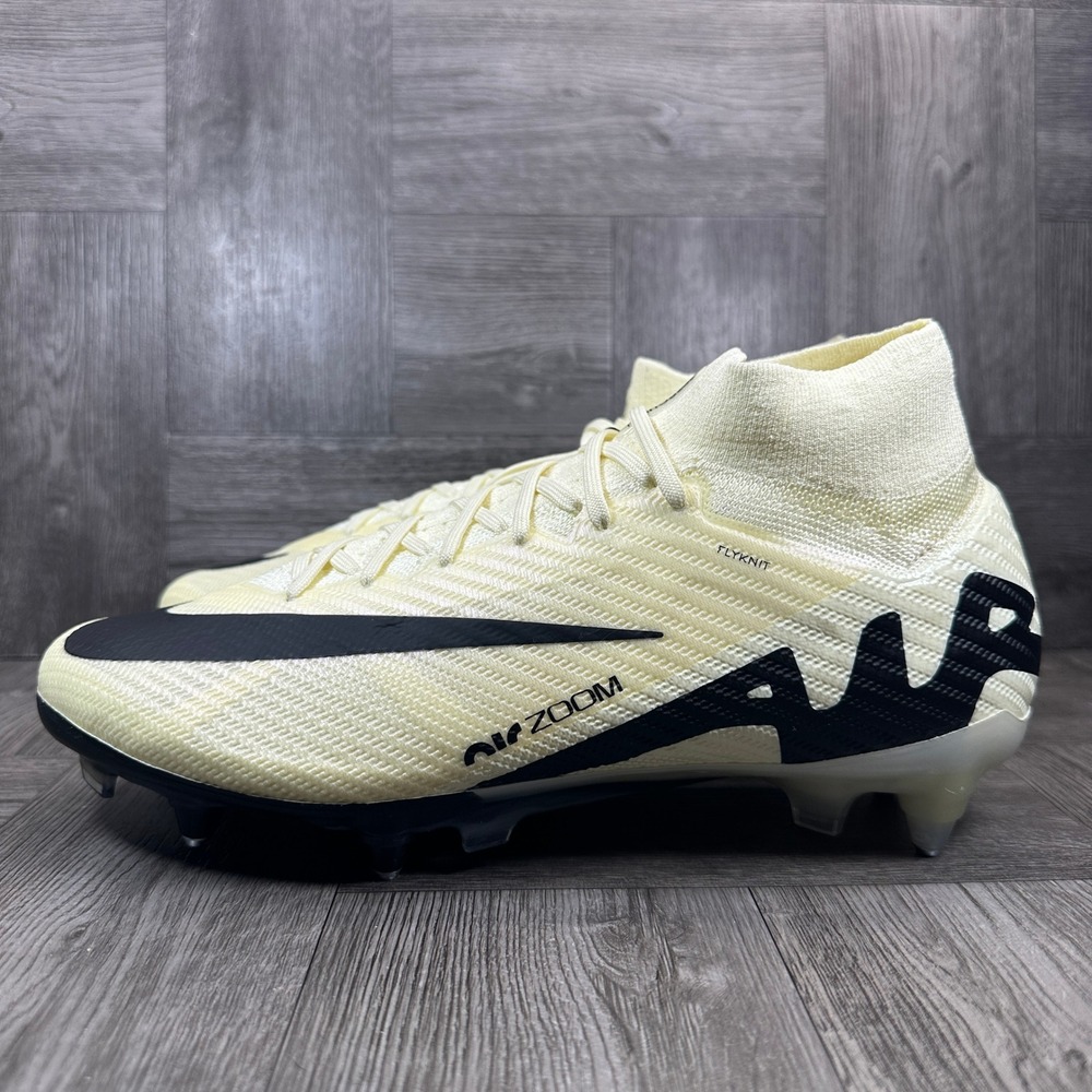 Nike Soccer Cleats Mens 9.5 Yellow Flyknit Elite SG-Pro Anti-Clog NEW FD0246-700 - Picture 5 of 8